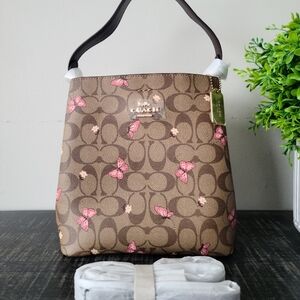 NWT Small Town Butterfly Print Bucket Bag #2311